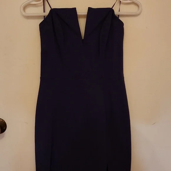 Strapless V-Neck - Picture 2 of 4